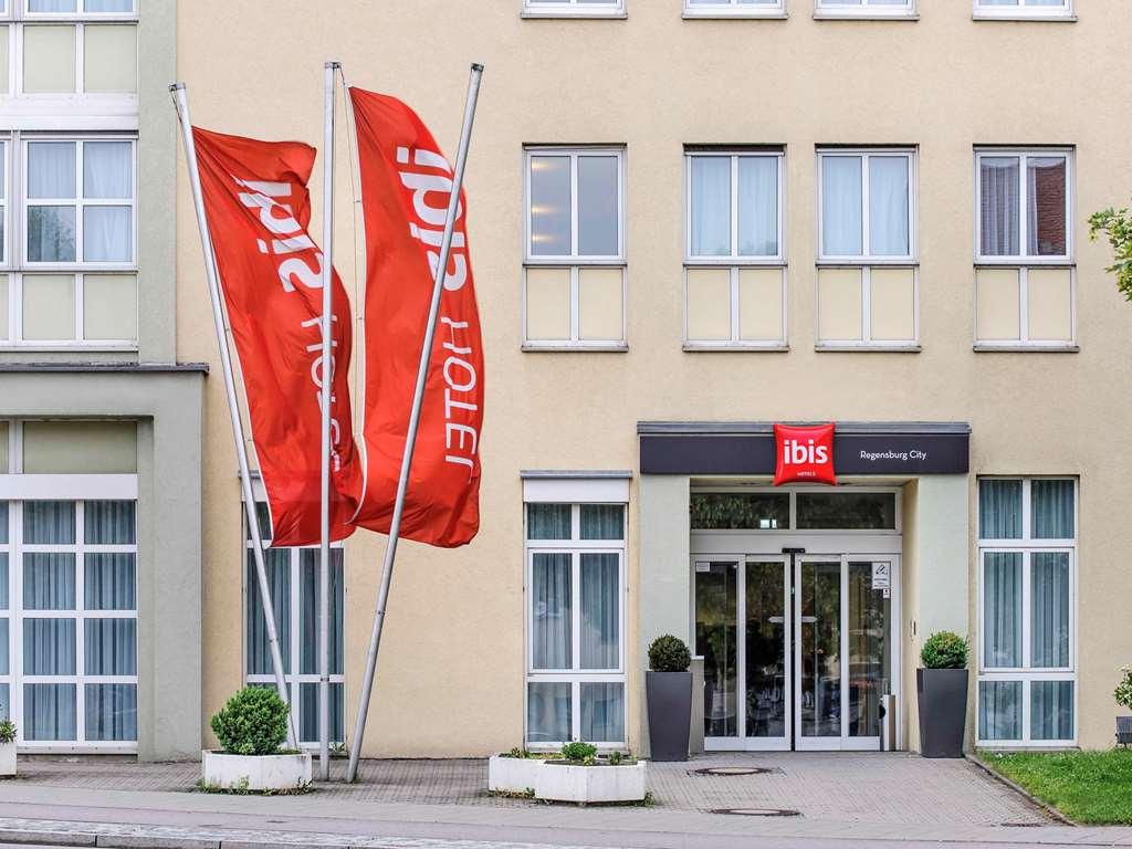 Ibis Regensburg Zentrum Bagian luar foto