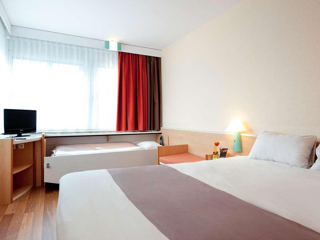Ibis Regensburg Zentrum Bagian luar foto